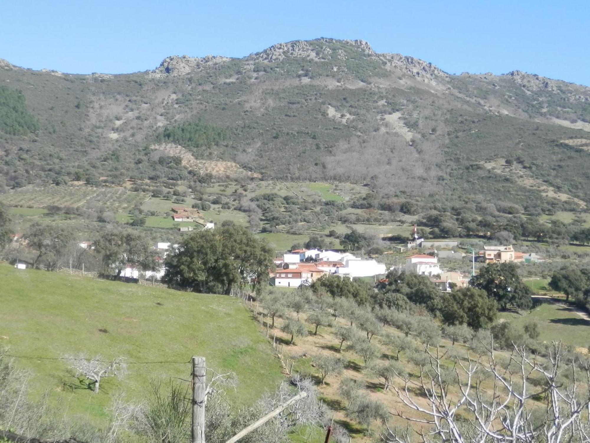 Apartamentos Rurales En Plena Sierra La Calera Exterior photo
